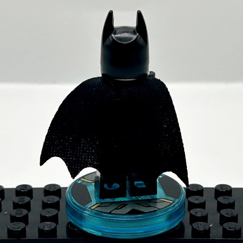 LEGO Dimensions Black Suit BATMAN Minifigure Authentic - Picture 4 of 5